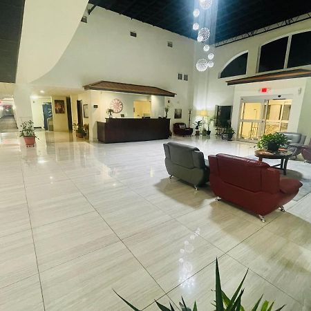 Fairbridge Inn & Suites Cuero Buitenkant foto