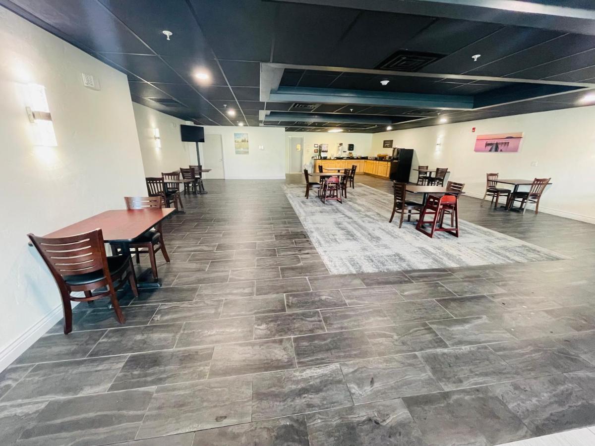 Fairbridge Inn & Suites Cuero Buitenkant foto