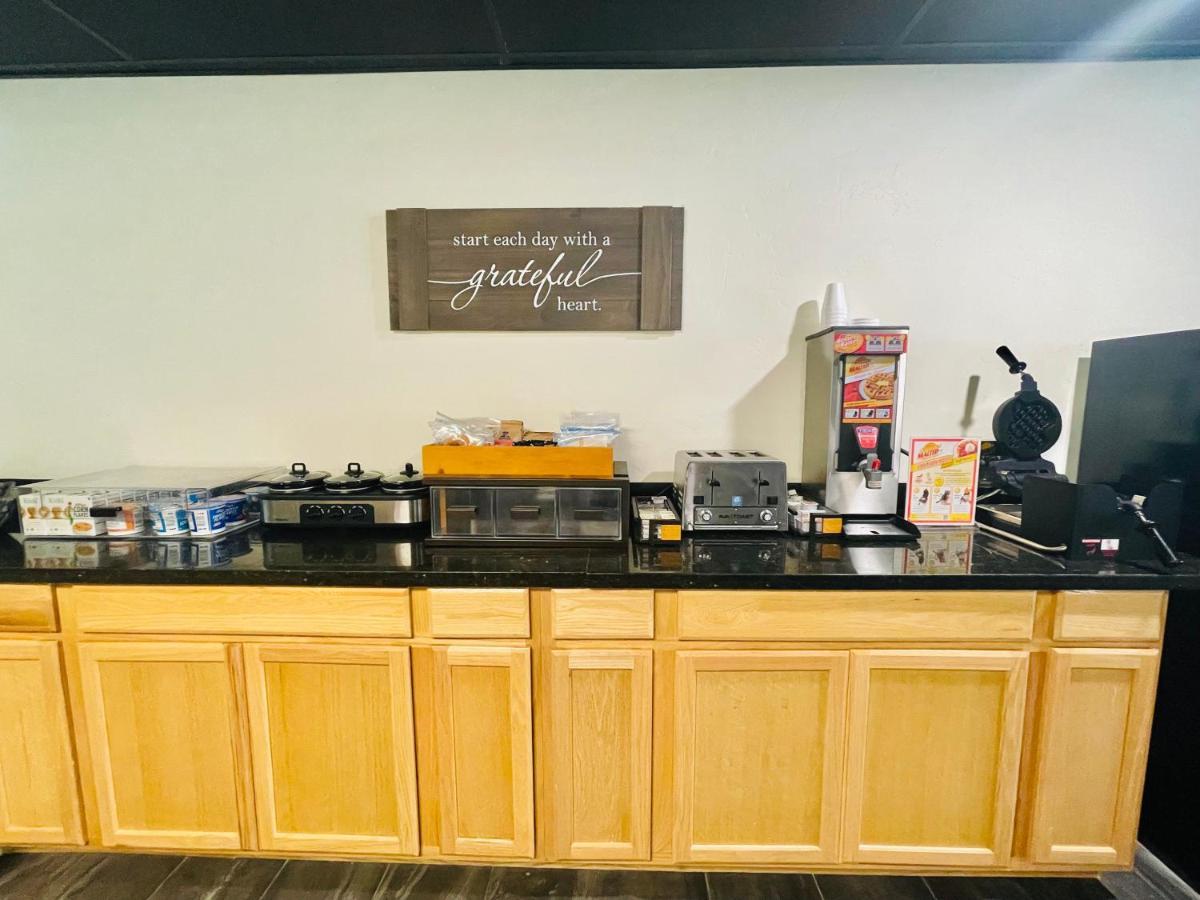 Fairbridge Inn & Suites Cuero Buitenkant foto
