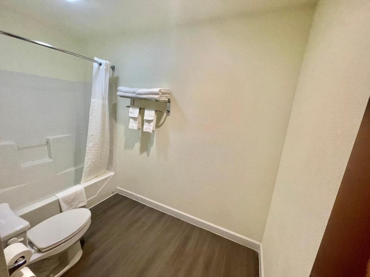 Fairbridge Inn & Suites Cuero Buitenkant foto