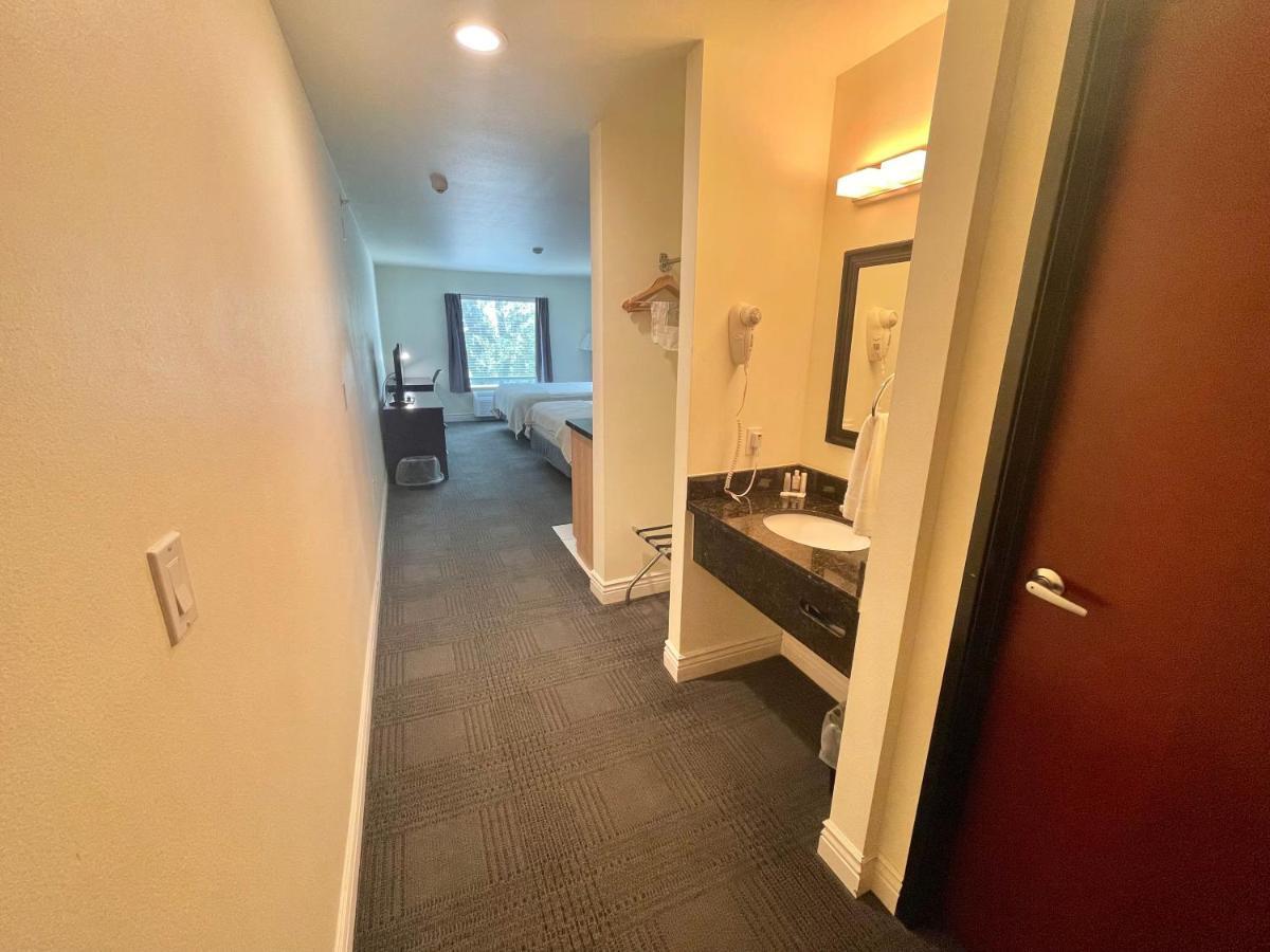 Fairbridge Inn & Suites Cuero Buitenkant foto
